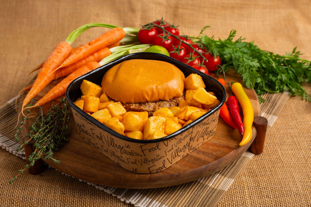 Food Village School Meals Beef Burger, Ketchup & Oven Baked Cubes<br />